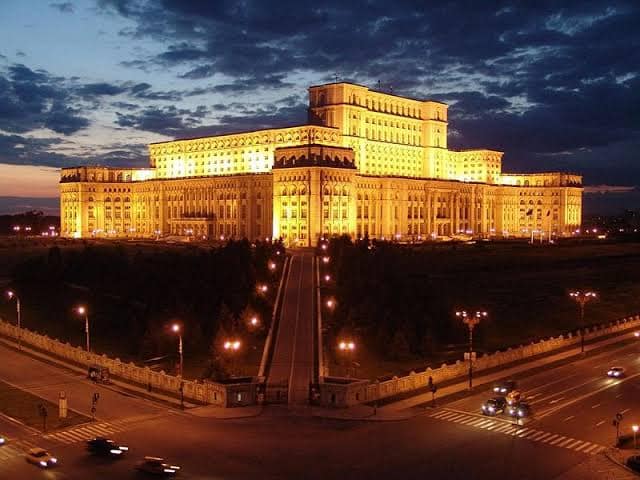 Bucureștiul comunist pe care îl poți vedea azi