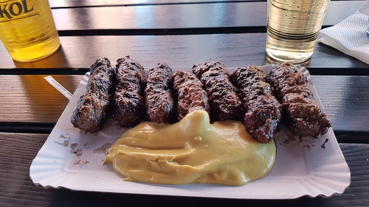Mici la Obor: legenda grătarului bucureștean